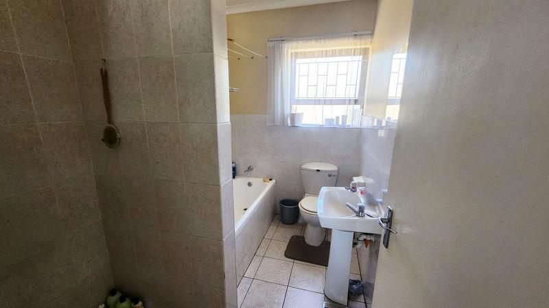 2 Bedroom Property for Sale in De La Haye Western Cape